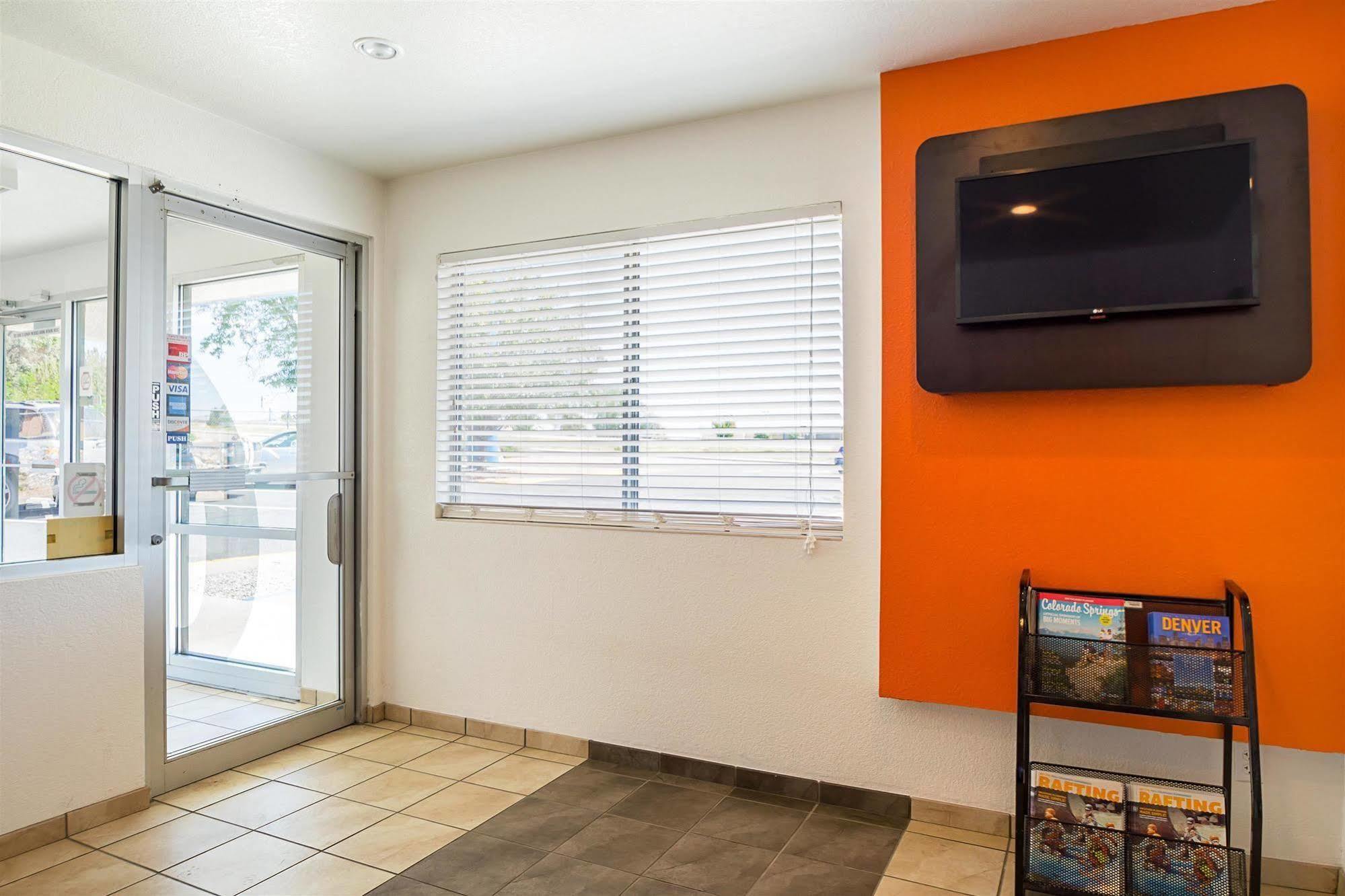 6-pueblo, Co - I-25 Hotel 2*